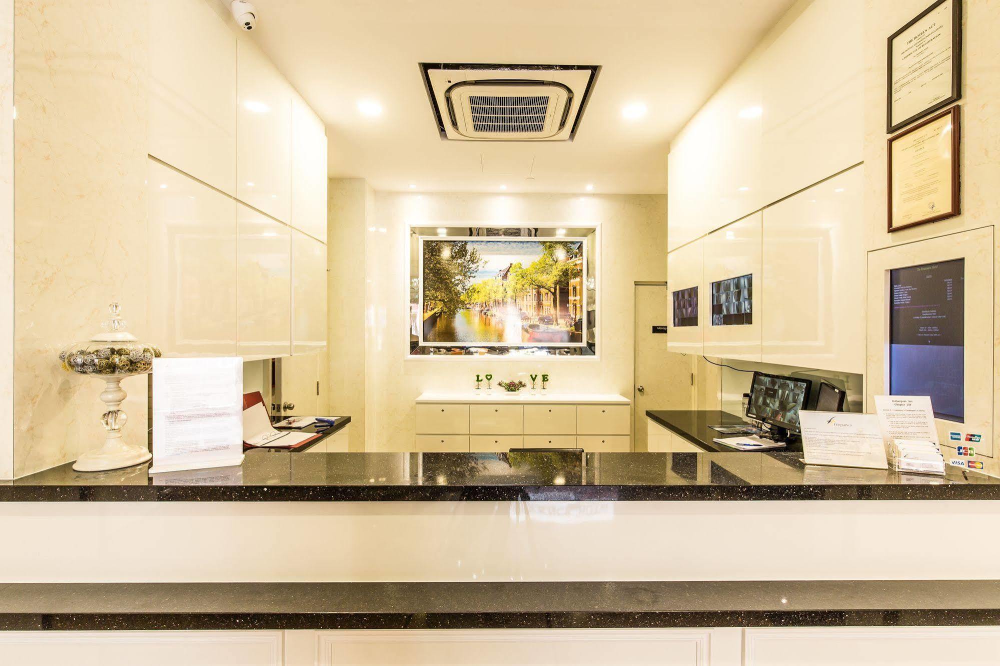 新加坡宜必思快捷酒店-如切 外观 照片